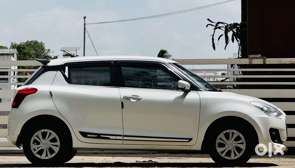 Maruti Suzuki Swift Vxi Optional, 2022, Petrol