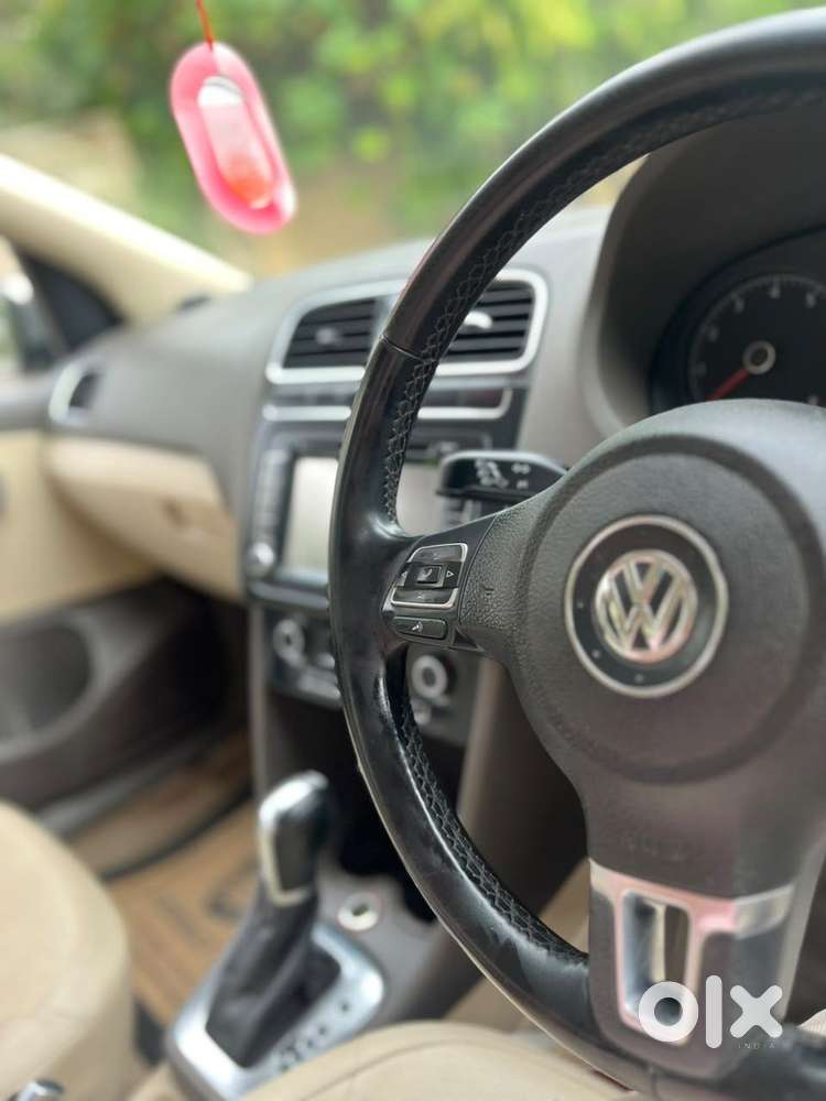Volkswagen Vento 1.2 Tsi Highline At, 2014, Petrol