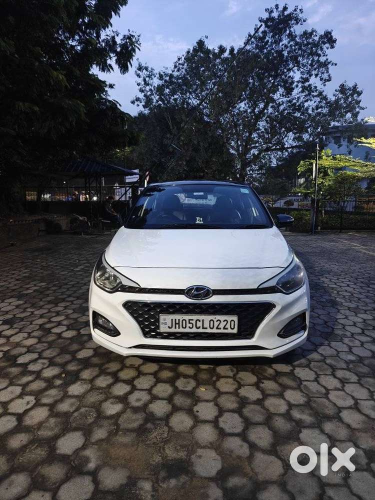 Hyundai I20 Sportz 1.2 Mt Dual Tone, 2019, Petrol