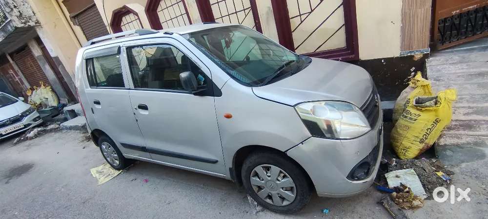 Maruti Suzuki Wagon R Lxi Cng 2012 (dealer Log Is Ad Se Dur Rahe)