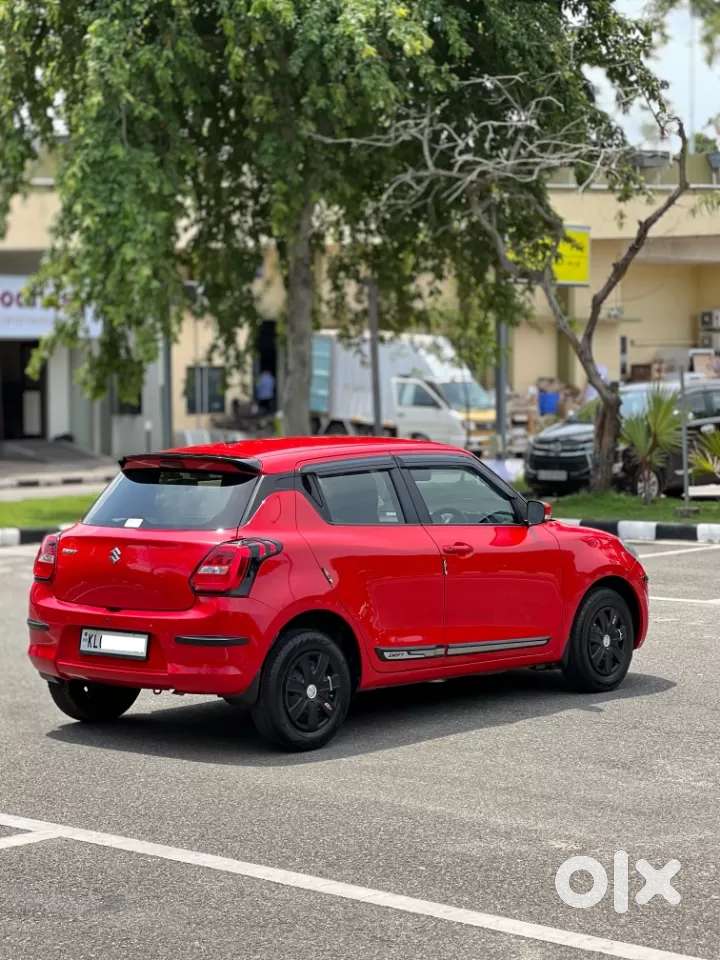 Maruti Suzuki Swift Vxi, 2022, Petrol