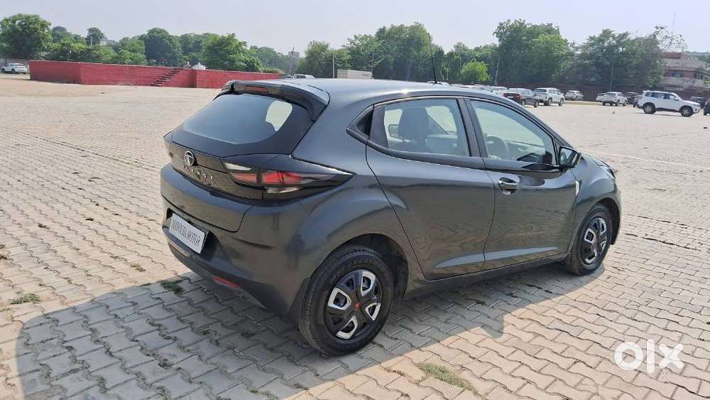 Tata Altroz 1.2 Xe, 2020, Petrol