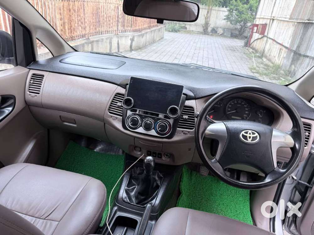 Toyota Innova 2.5 Gx 7 Str Bs-iii, 2016