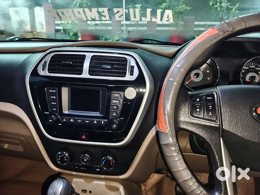 Mahindra Tuv 300 T8(fulloption).