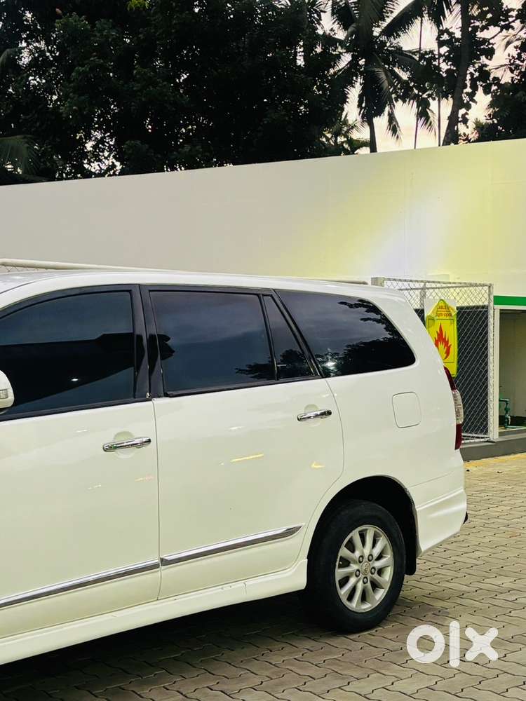 Toyota Innova Diesel 2014 Km Driven