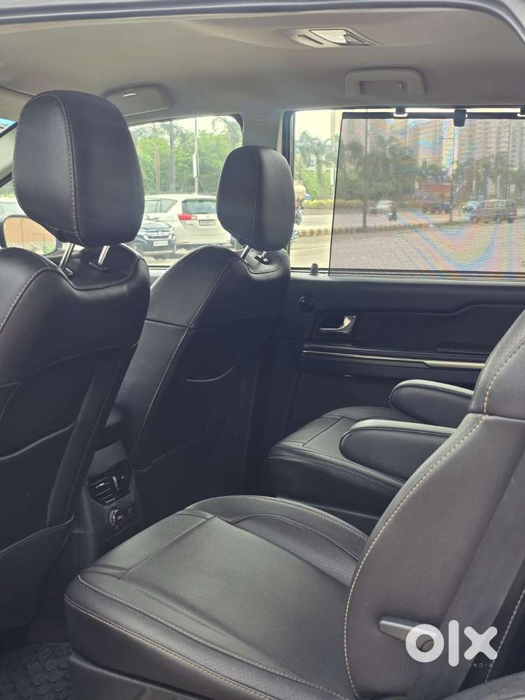 Tata Hexa 2.2 Xta 4x2 6 Str Dual Tone, 2017, Diesel