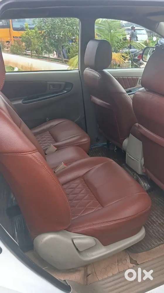 Toyota Innova 2012