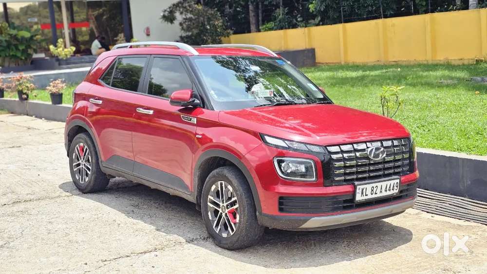 Hyundai Venue 2023 Sep Petrol Well Maintained