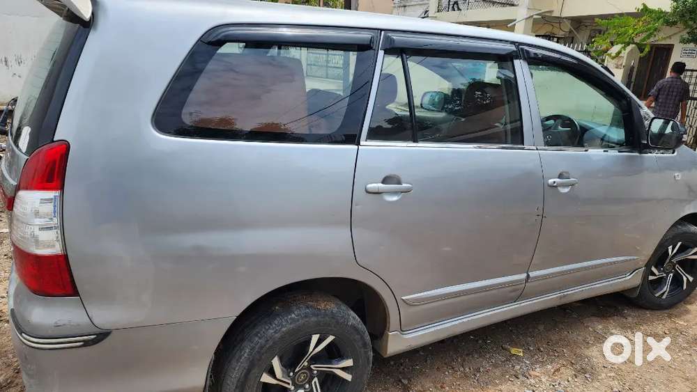 Toyota Innova 2.5 G 2015