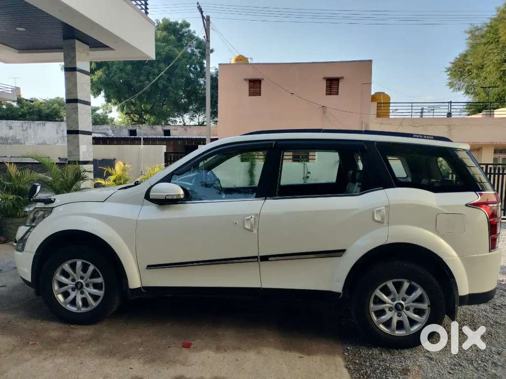 Mahindra Xuv500 W10 2016 Sunroof Diesel Well Maintained  New Tyres