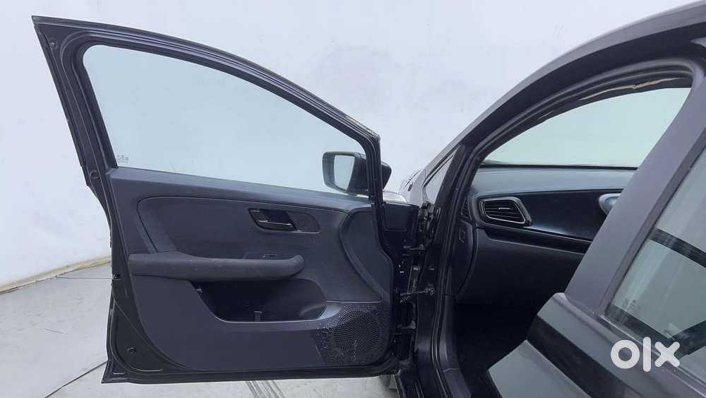 Tata Altroz 1.5 Xz Plus Diesel Dark Edition, 2022, Diesel