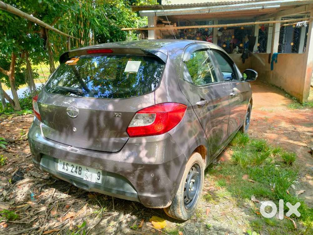 Tata Tiago Xz Petrol 2017 , Well Maintained In Very Good Condition