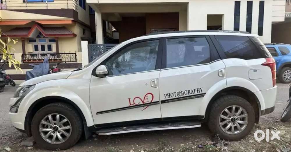 Mahindra Xuv500 W10 2016