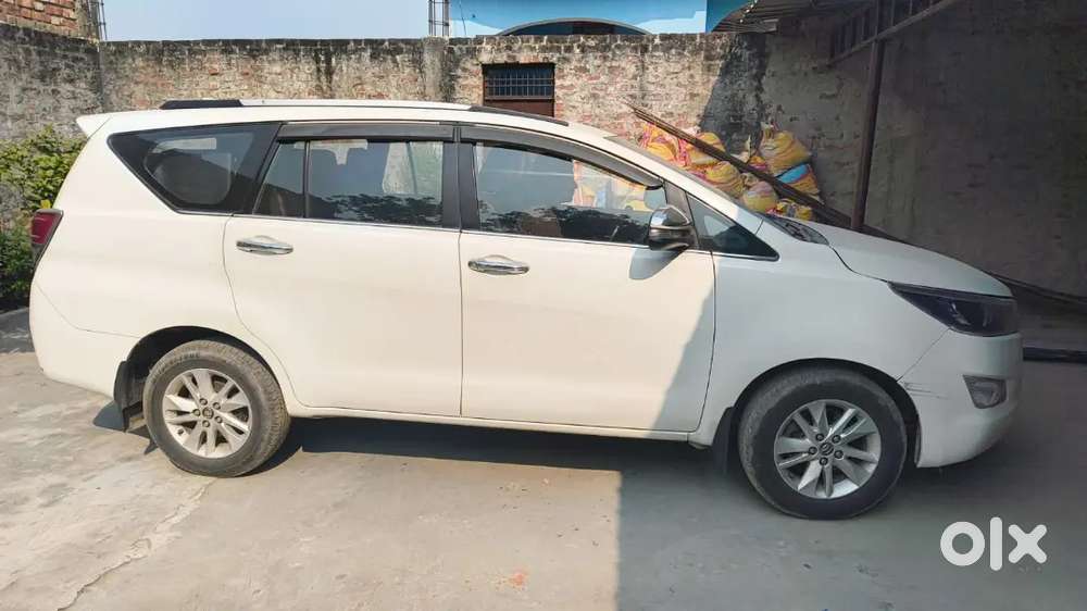 Toyota Innova Crysta 2016