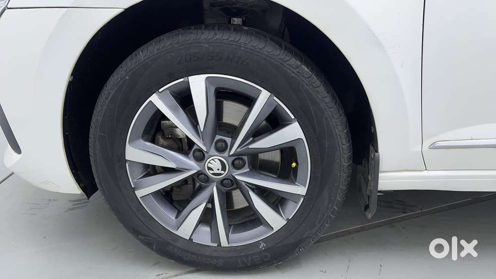 Skoda Slavia Style 1.5l Tsi Dsg, 2022, Petrol