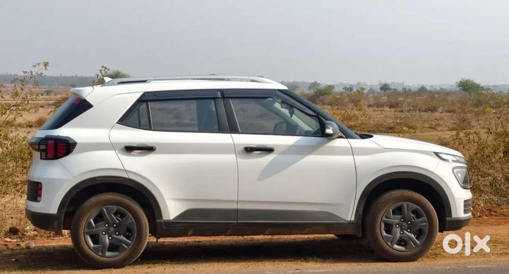Hyundai Venue 2024 Petrol Top Model