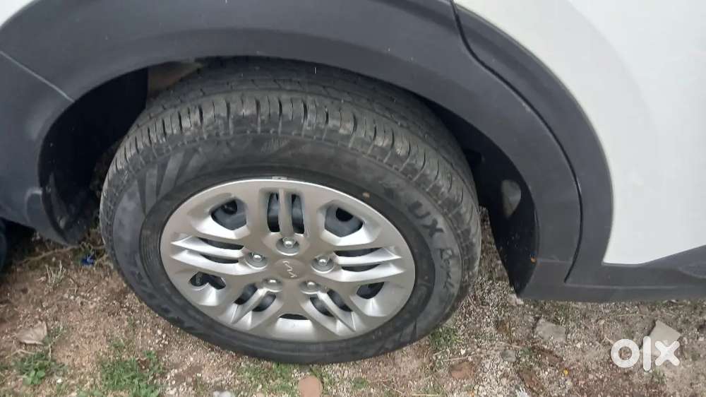 Kia Carens Petrol Manual 2024