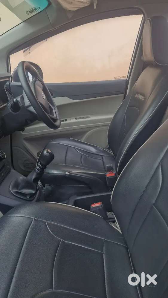 Mahindra Marazzo 2023 Diesel 102000 Km Driven