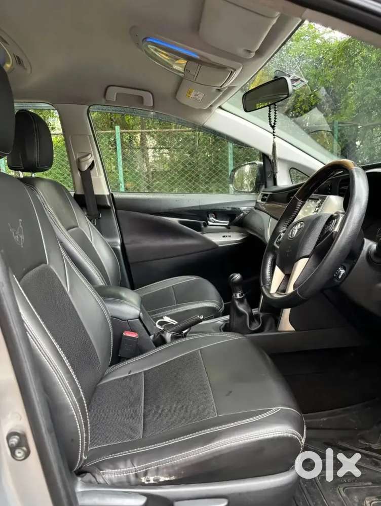 Tayota Innova Crysta 2.4 V
