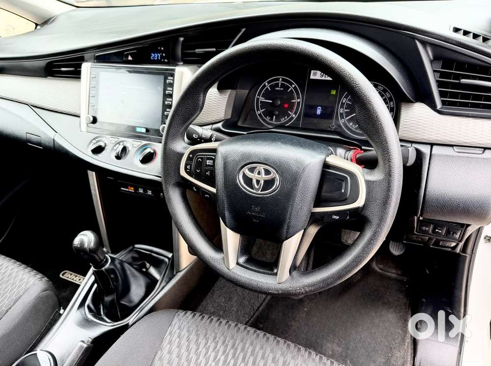Toyota Innova Crysta [2020-ongoing] 2.4 Gx 7 Str, 2022, Diesel