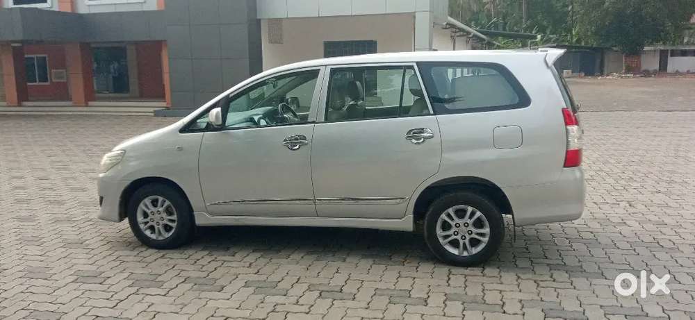 2012 Model Toyota Innova G4