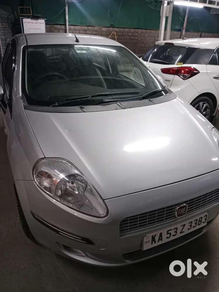 Fiat Punto 2011 Petrol 64000 Km Driven