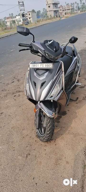 Urgently sale paise ki need hai Scooters 1790609823