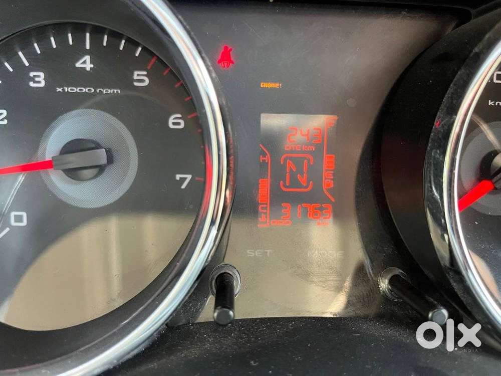 Mahindra Tuv 300 T10, 2018, Diesel