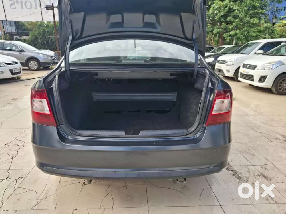 Skoda Rapid 1.0 Ambition Tsi At, 2021, Petrol