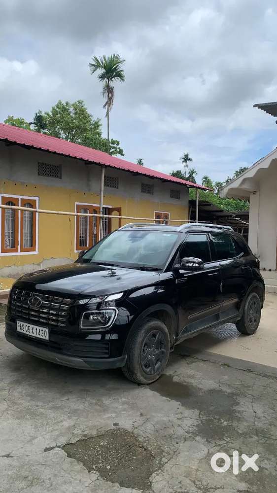 Hyundai Venue Petrol Manual 2025