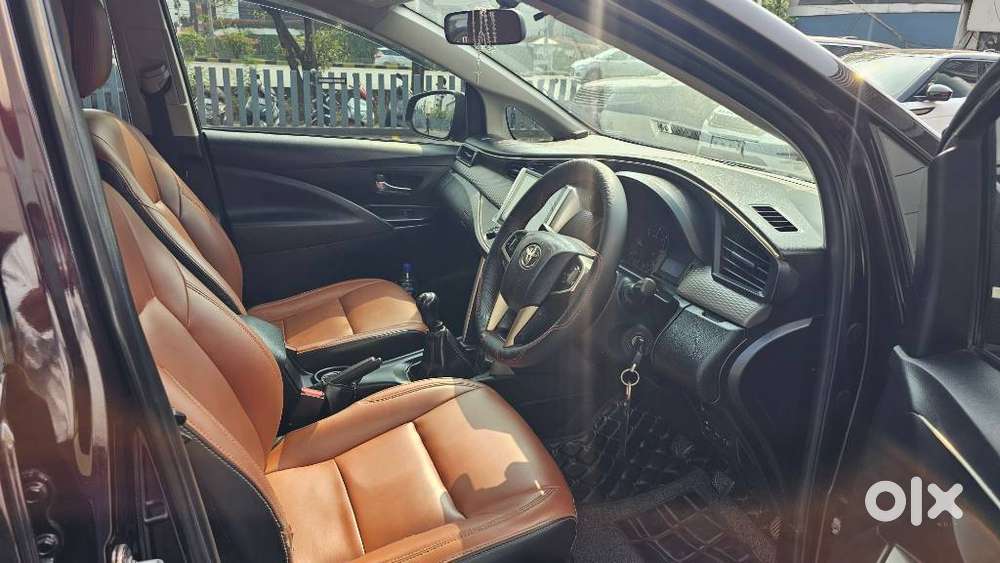 Toyota Innova Crysta 2.4 G Mt 7 Str, 2016, Diesel
