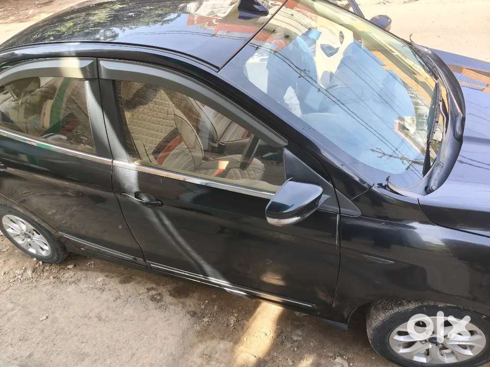 Ford Aspire Titatinium Blu 2018
