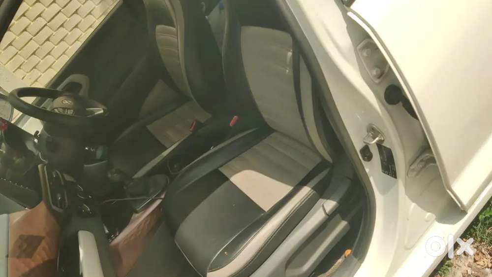 Hyundai Aura 1.2 S 2023 Petrol+cng Manual Milege 31kms /liter