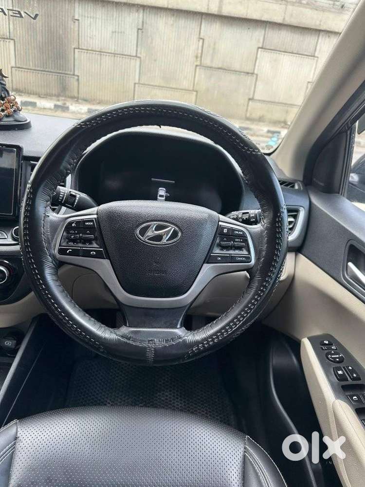 Hyundai Verna, 2023, Petrol