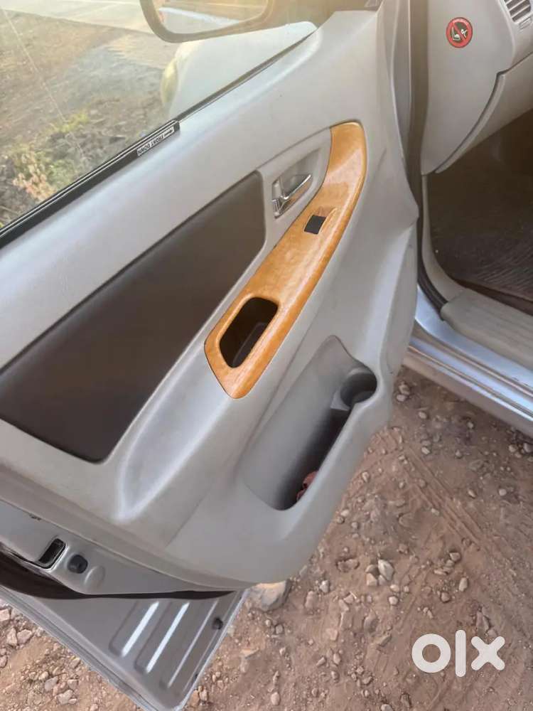 Toyota Innova 2010 Diesel 200000 Km Driven