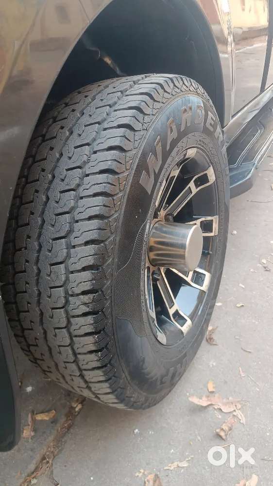 Tata Safari Storme 2015