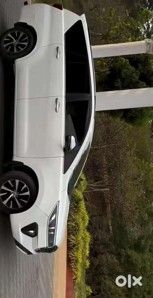 Toyota Innova Crysta 2016 Diesel Well Maintained
