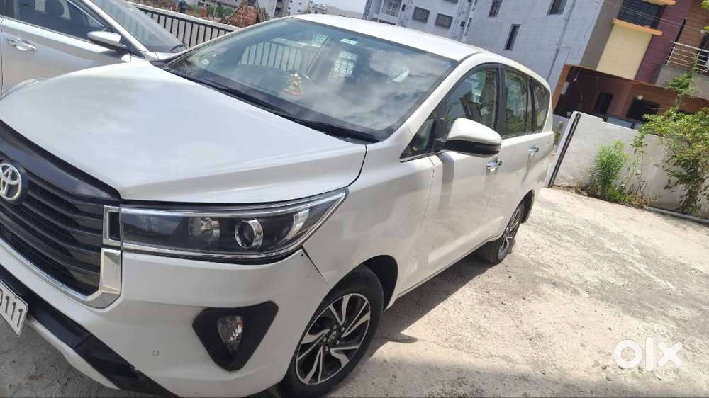 Innova Cresta V Modle 8 सीटर. Mh-20-fz-0111
