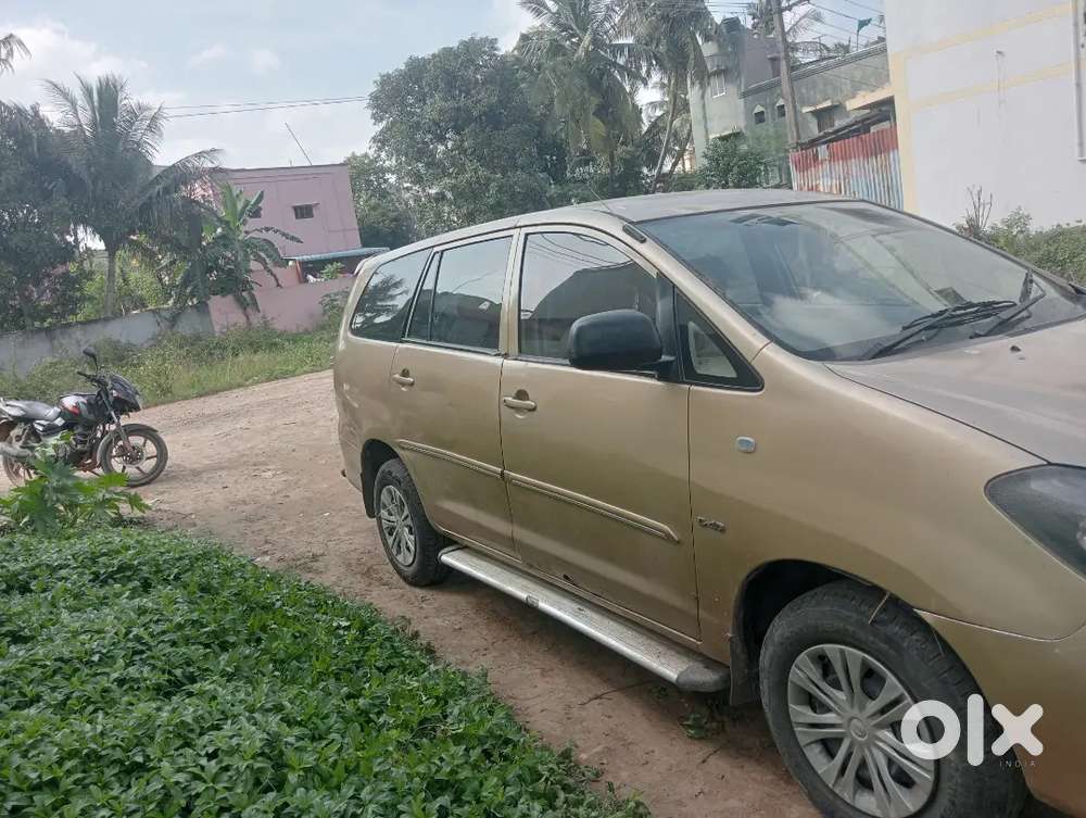 Toyota Innova 2005 Diesel 100000 Km Driven