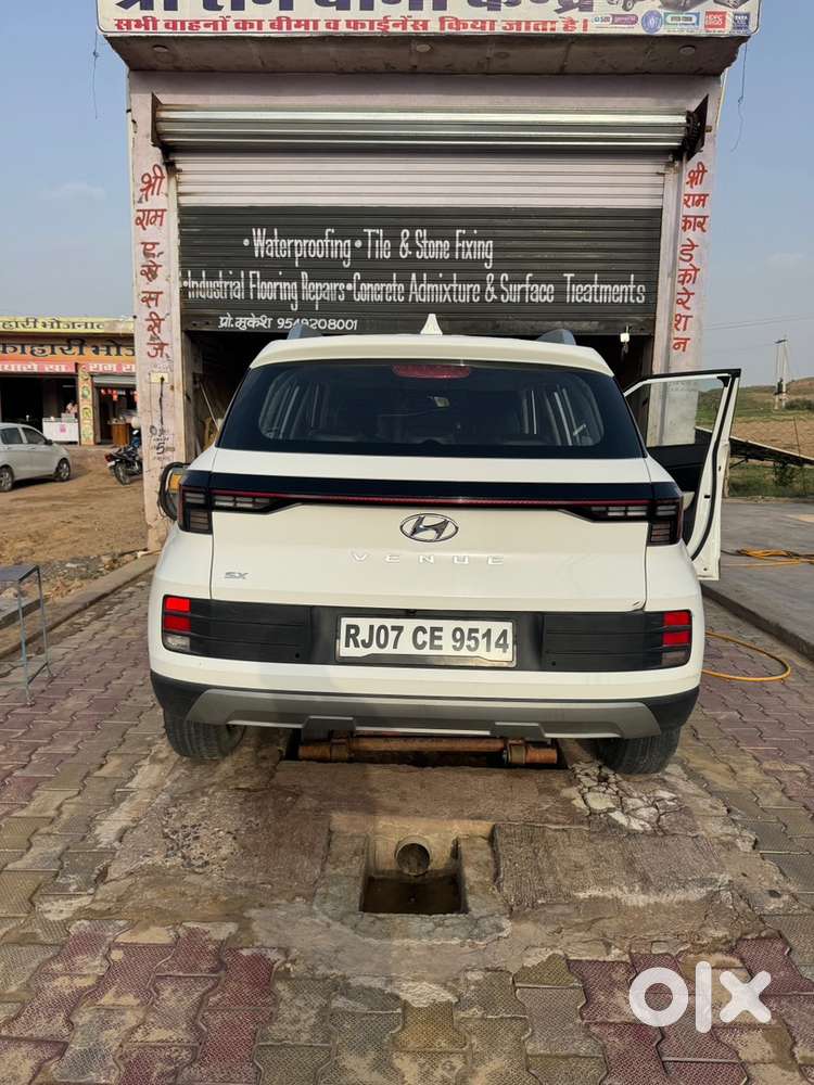 Hyundai Venue Petrol Sx Mt 2025