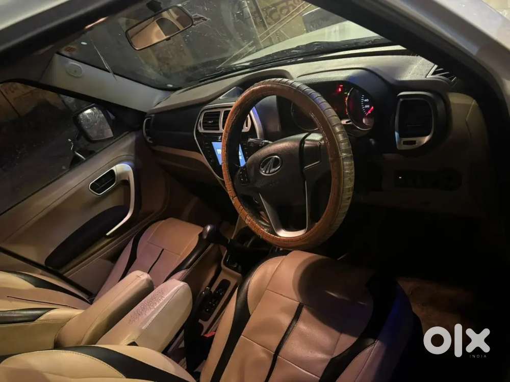 Mahindra Tuv 300 2019 Amt
