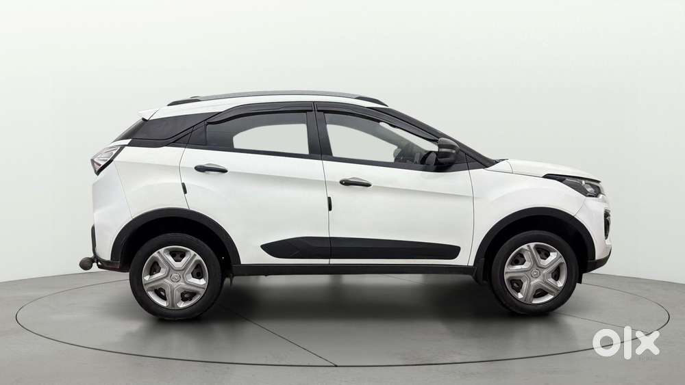 Tata Nexon 1.2 Revotron Xm (s), 2022, Petrol