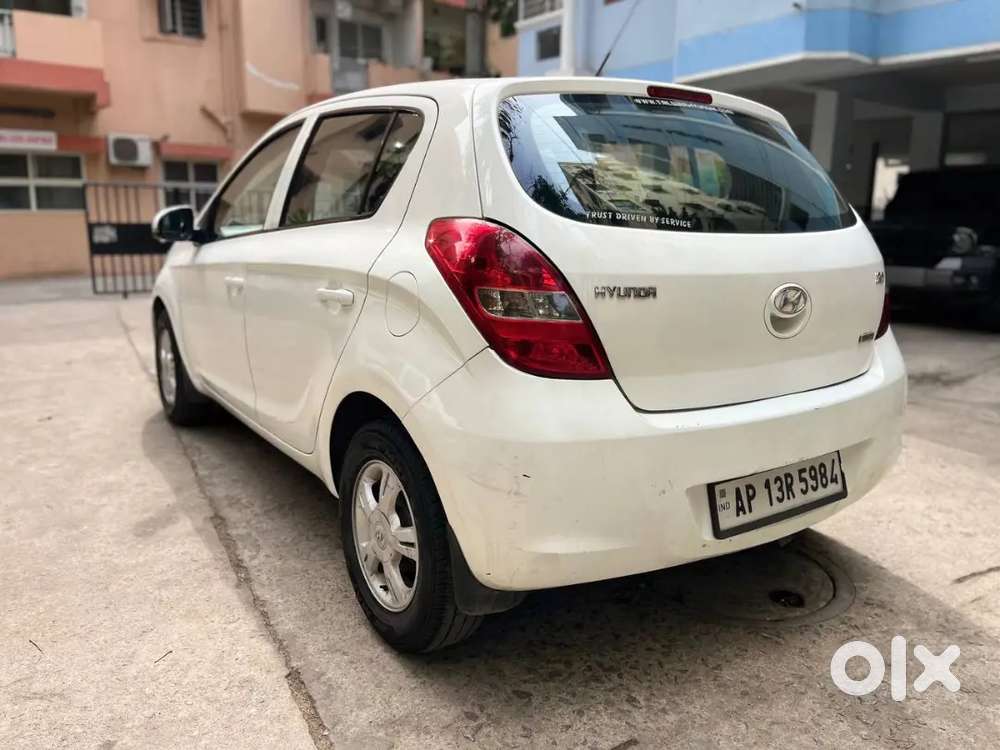 Hyundai I20 2010 Petrol 80000 Km Driven