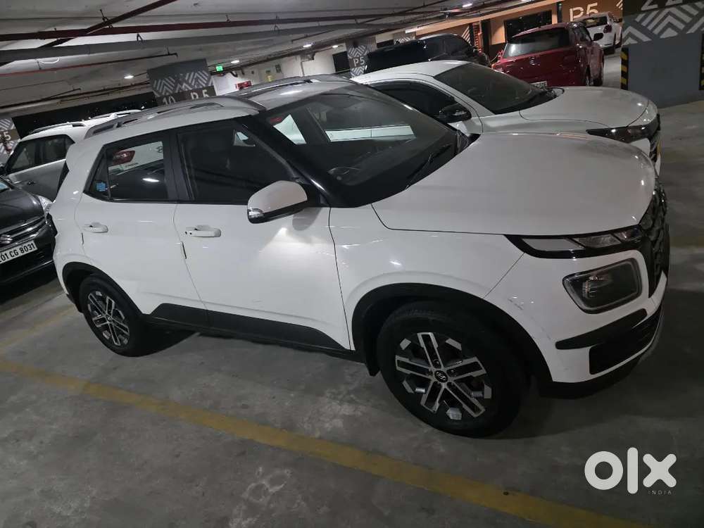 Hyundai Venue 2022 Diesel Well Maintained