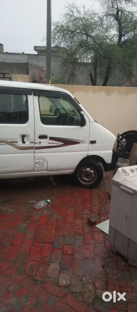 Maruti Suzuki Eeco 2011