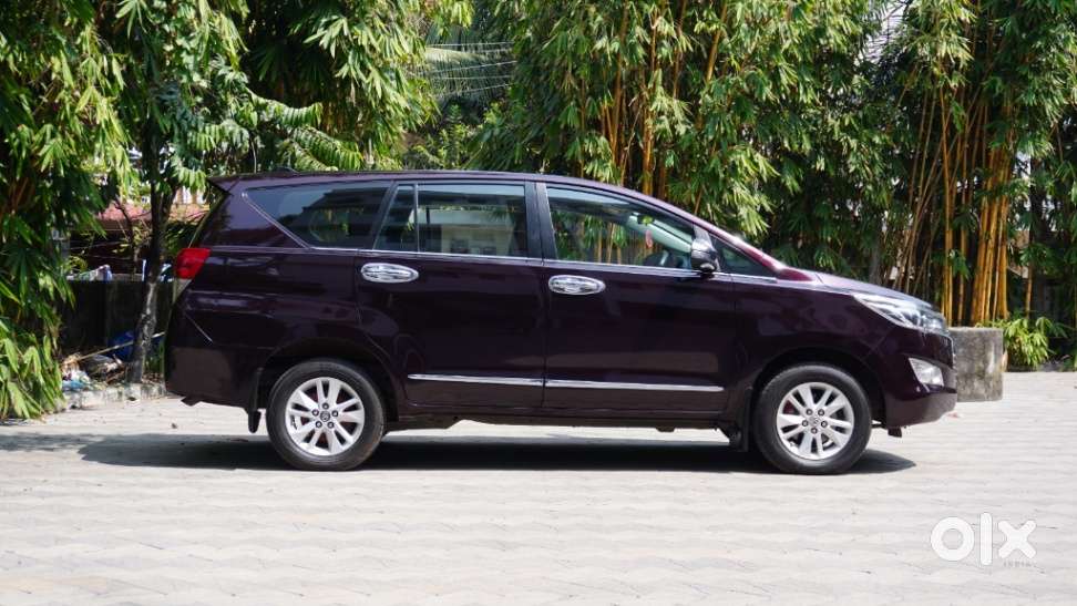 Toyota Innova Crysta 2.8 Zx At 7 Seater, 2016, Diesel