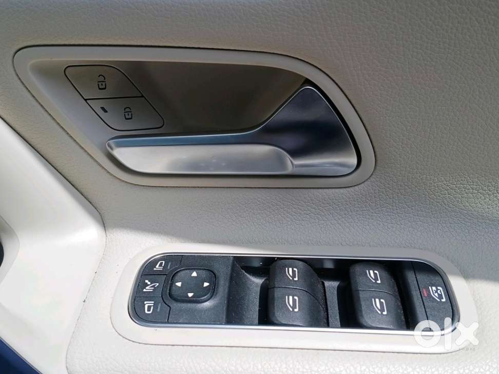 Mercedes-benz A-class Limousine 200, 2023, Petrol
