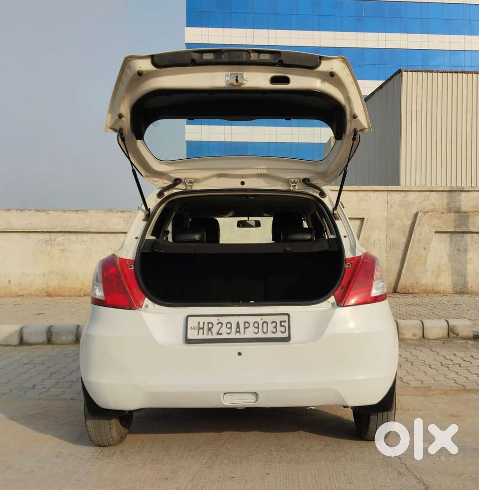 Maruti Suzuki Swift Lxi Optional-o, 2017, Petrol