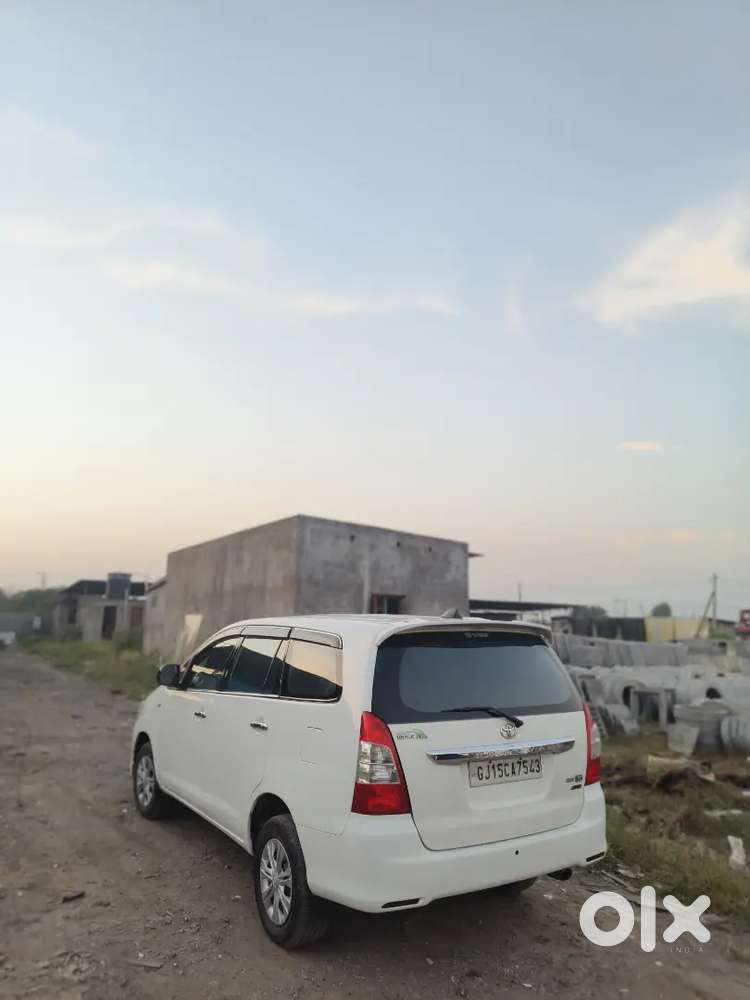 Toyota Innova 2012
