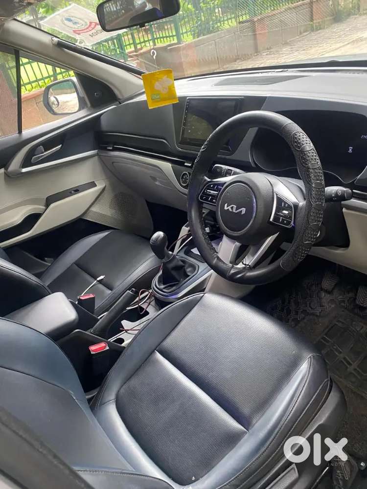 Kia Carens 2022 Petrol Good Condition